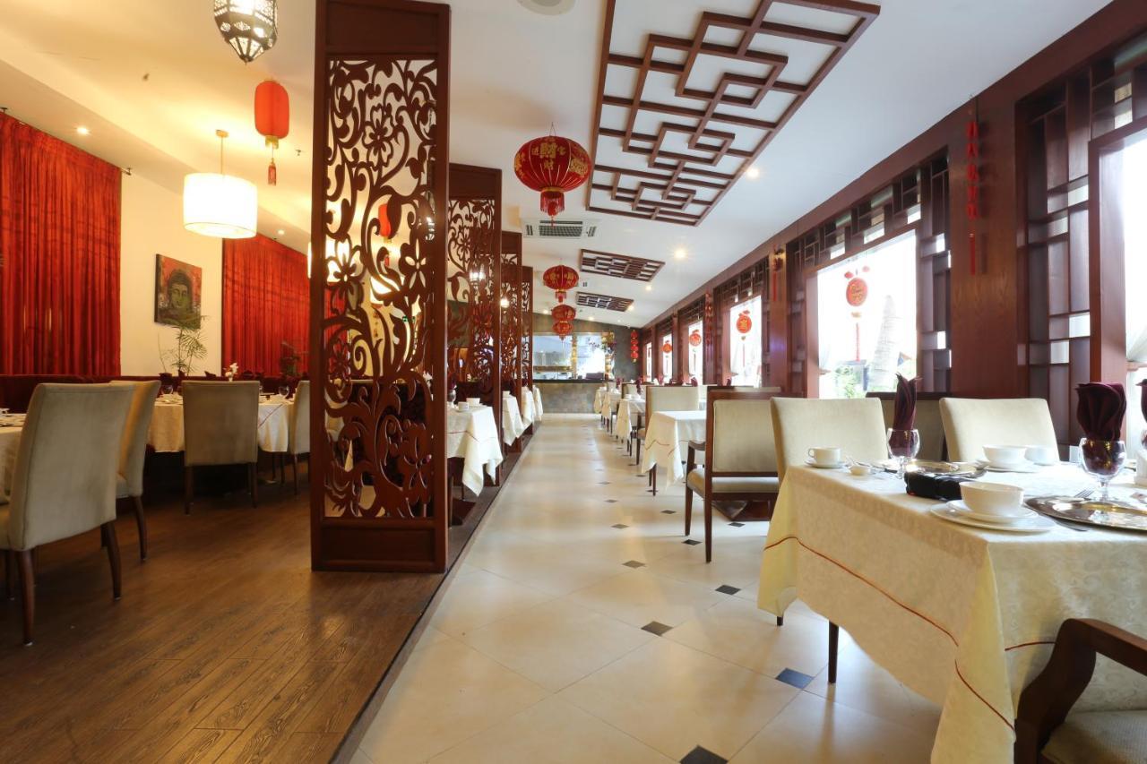 Ramada Plaza By Wyndham Karachi Airport Hotel Exterior foto Interior of a restaurant in Beijing
